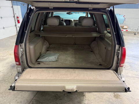 2000 Cadillac Escalade