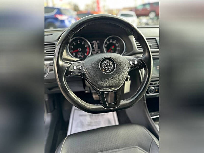2018 Volkswagen Passat 2.0T R-Line