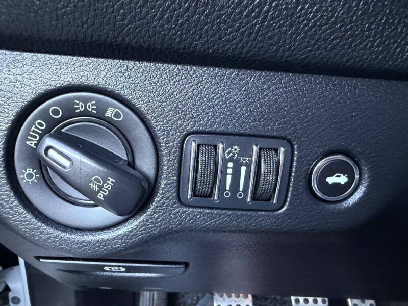 2016 Dodge Challenger R/T Shaker