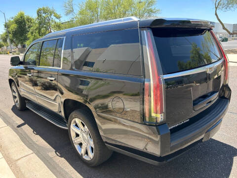2017 Cadillac Escalade ESV Luxury