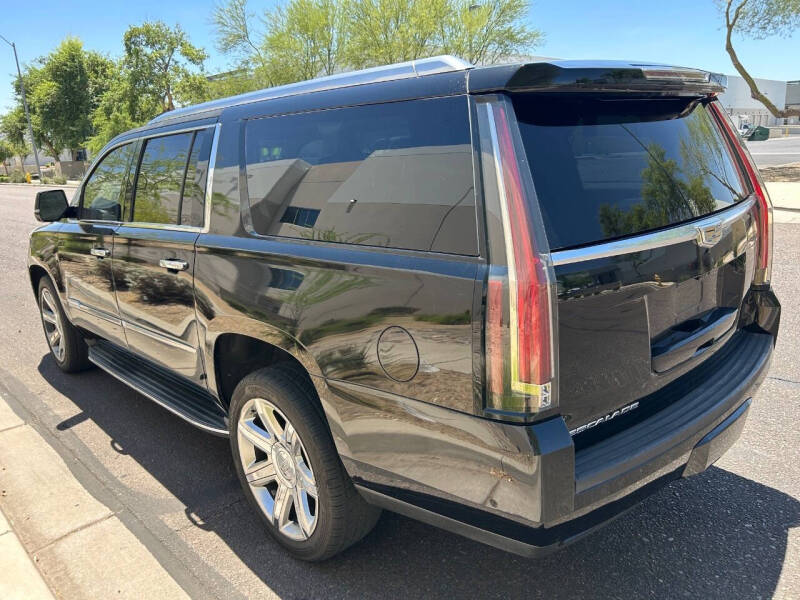 2017 Cadillac Escalade ESV Luxury