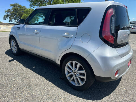 2019 Kia Soul +