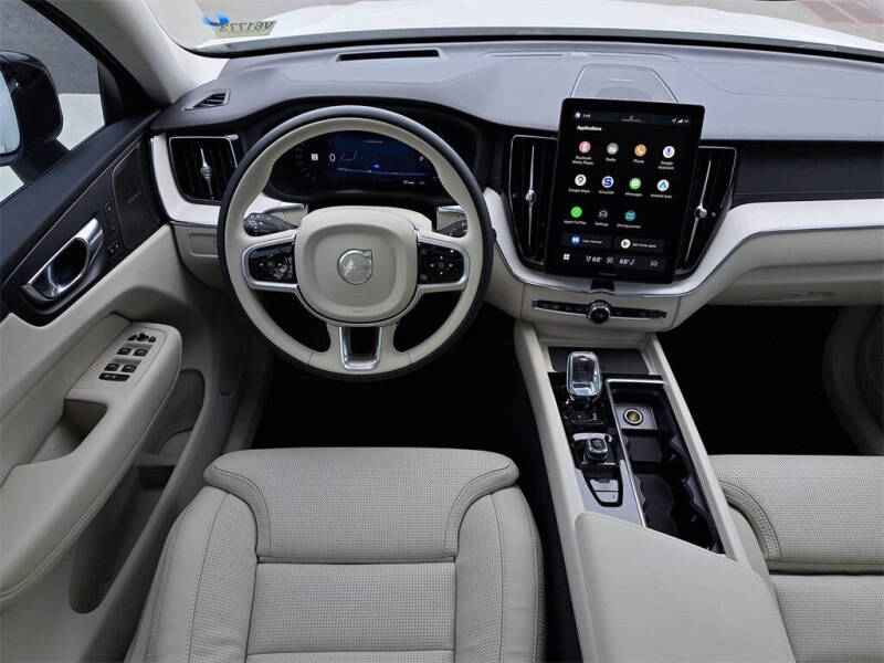 2026 Volvo XC60 B5 Ultra