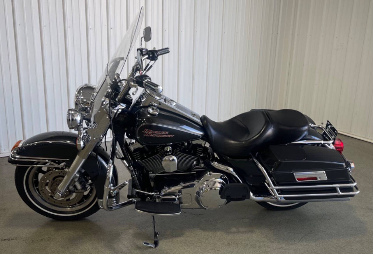 Harley-DavidsonPolice Road King9