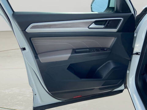 2022 Volkswagen Atlas Cross Sport SE 4Motion