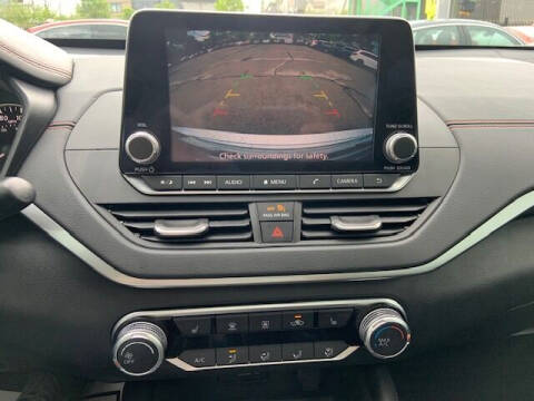 2022 Nissan Altima 2.0 SR