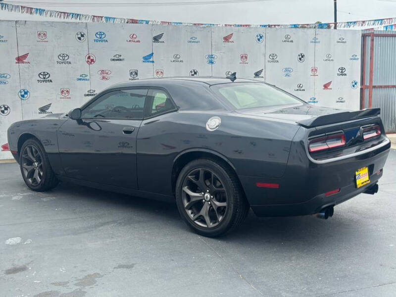 2018 Dodge Challenger SXT Plus
