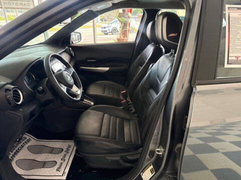 2019 Nissan Kicks SR