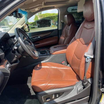 2018 Cadillac Escalade ESV Luxury