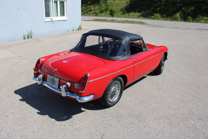 1967 MG B