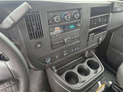 2025 Chevrolet Express 2500