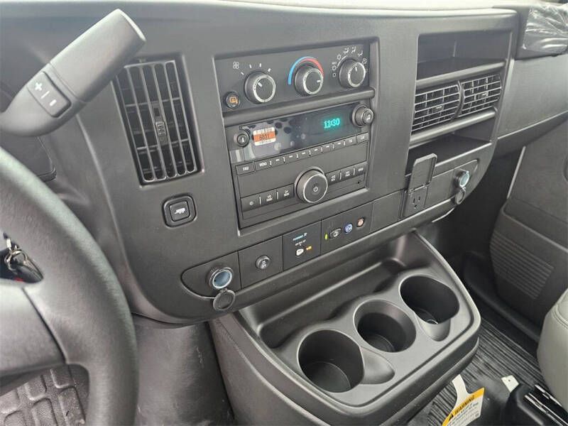 2025 Chevrolet Express 2500