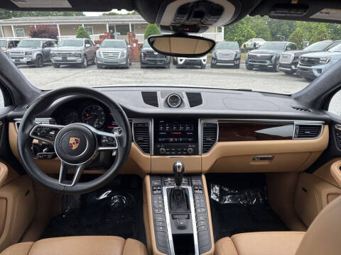 2017 Porsche Macan