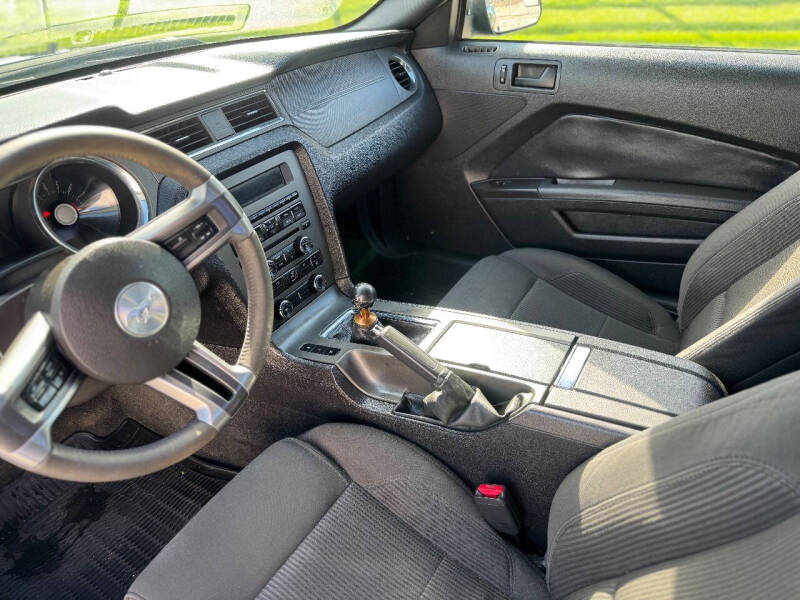 2012 Ford Mustang V6