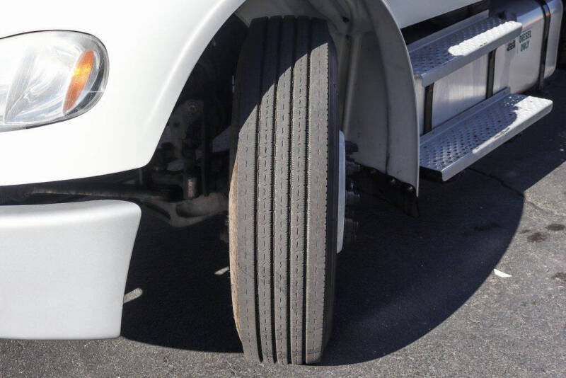 2019 Freightliner M2 106