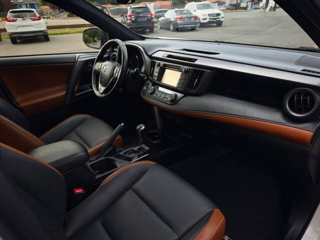 2018 Toyota RAV4 SE