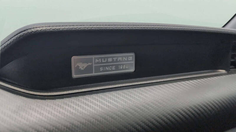 2017 Ford Mustang V6