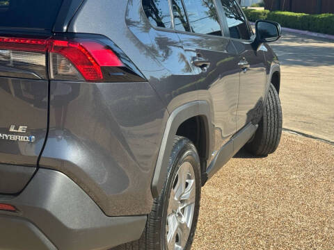 2022 Toyota RAV4 Hybrid LE