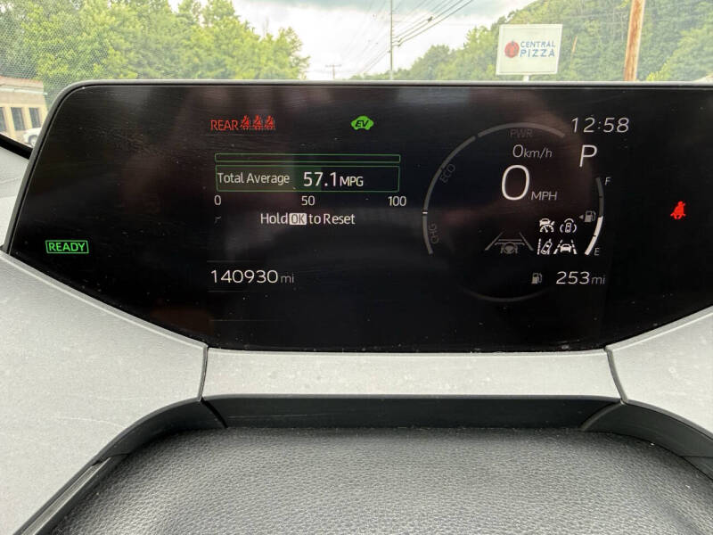 2024 Toyota Prius LE