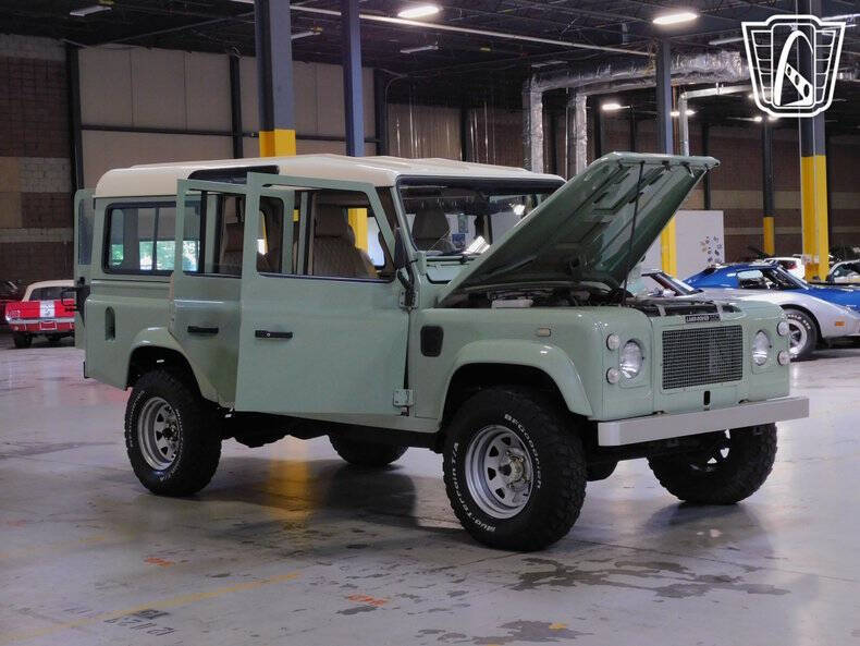 1987 Land Rover Defender