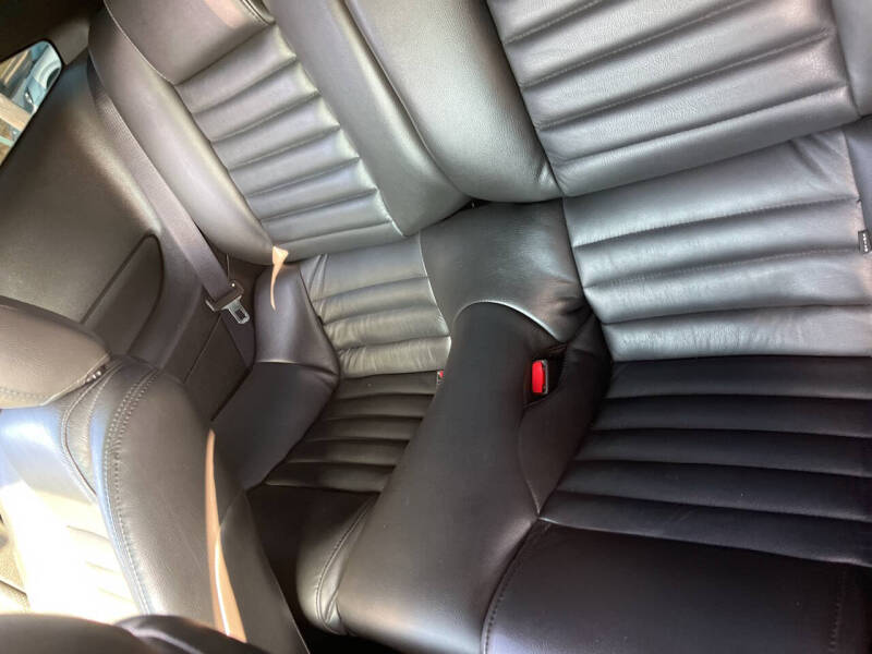 2006 Ford Mustang V6 Deluxe