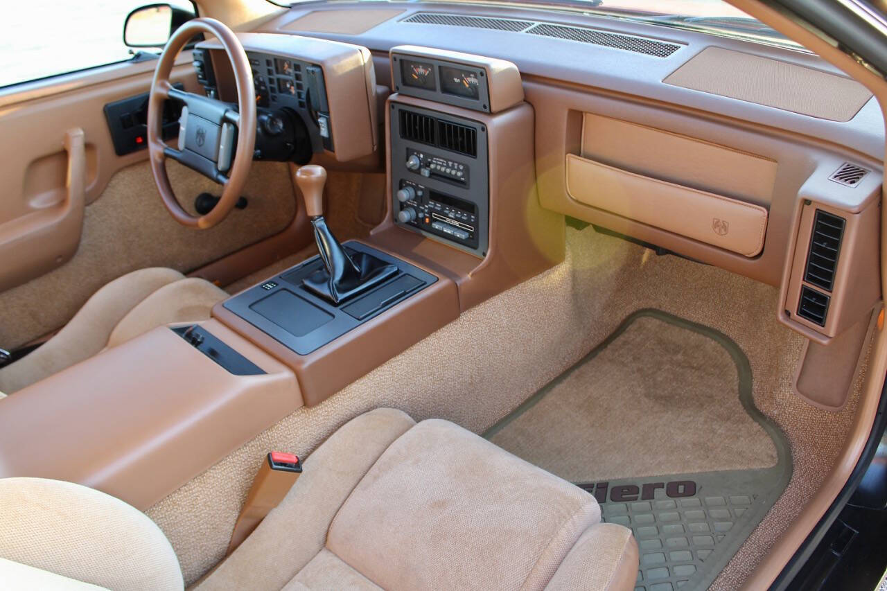 1988 Pontiac Fiero 16