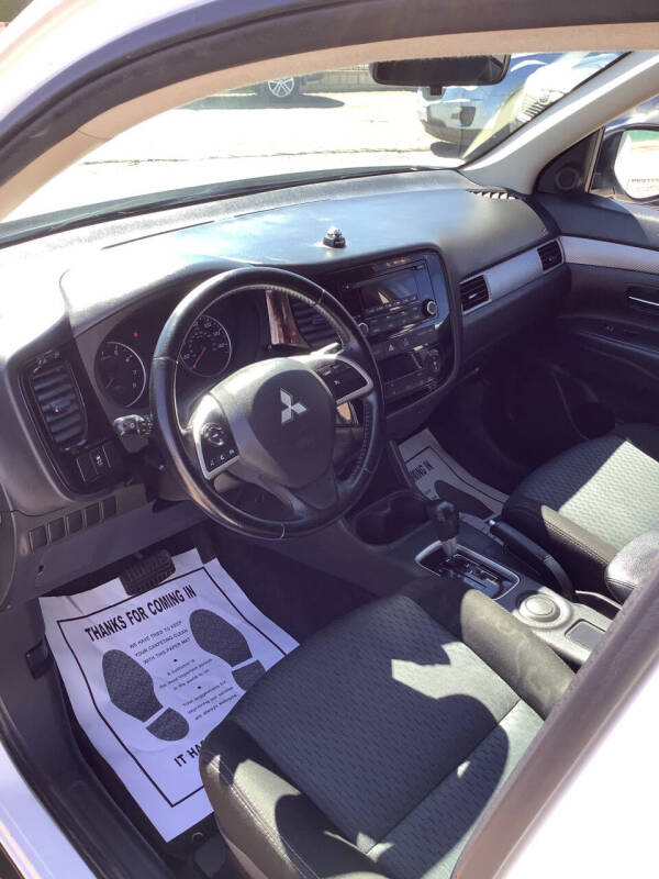 2015 Mitsubishi Outlander ES