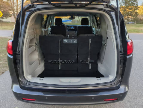 2021 Chrysler Voyager L