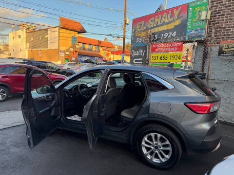2022 Ford Escape Hybrid SE