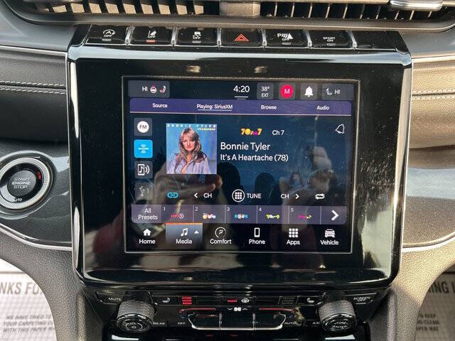 2022 Jeep Grand Cherokee Altitude