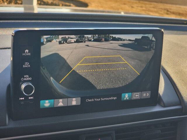 2023 Honda Pilot EX-L w/Rear Captain's Chairs