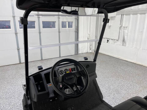 2025 E-Z-GO Express S4 Gas