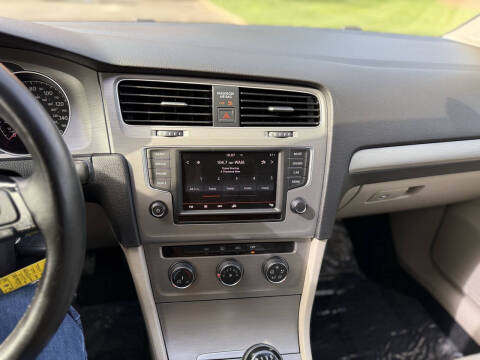 2016 Volkswagen Golf TSI S