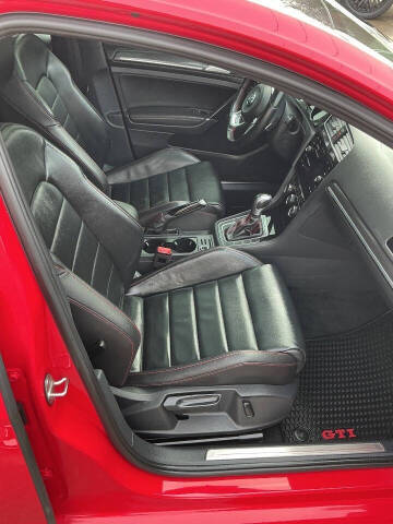 2020 Volkswagen Golf GTI SE