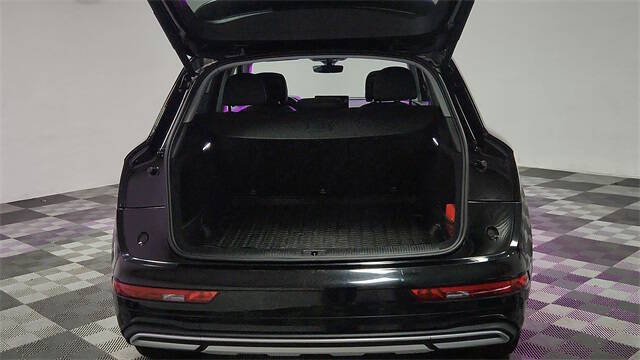 2023 Audi Q5 quattro Premium 40 TFSI