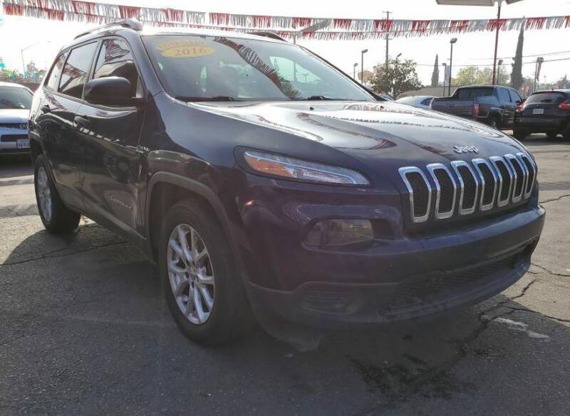 2016 Jeep Cherokee for sale at 559 Motors in Fresno CA