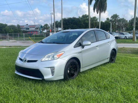 2013 Toyota Prius for sale at INTERNATIONAL AUTO BROKERS INC in Hollywood FL