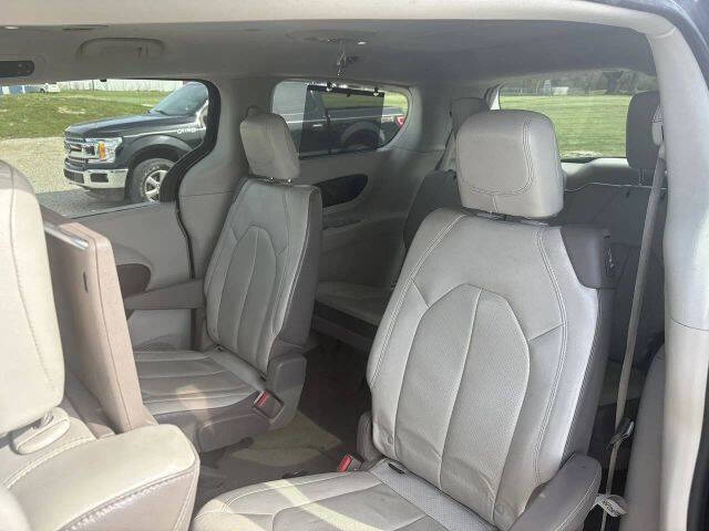 2017 Chrysler Pacifica Touring-L Plus