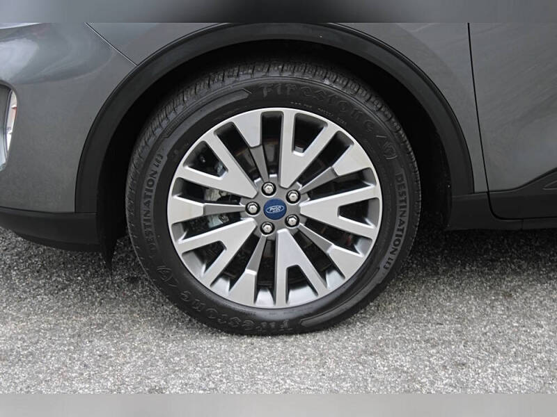 2022 Ford Escape Titanium