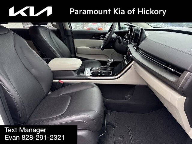 2024 Kia Carnival EX