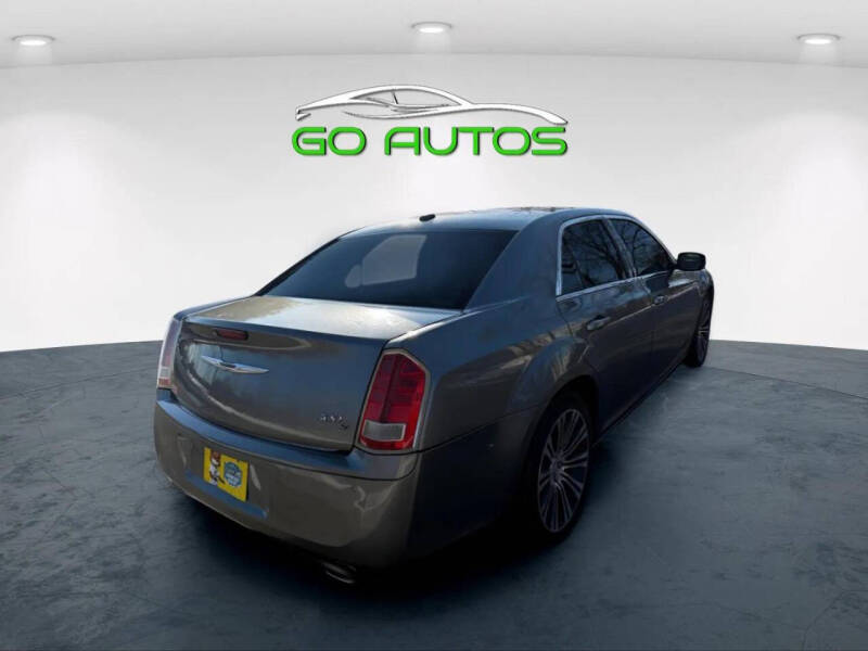 2012 Chrysler 300 S V6