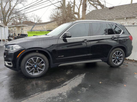 2018 BMW X5 for sale at Jim Douglas Auto Sales in Pontiac MI
