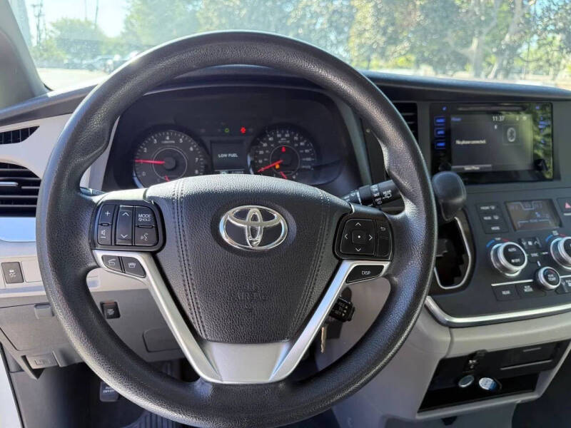 2017 Toyota Sienna