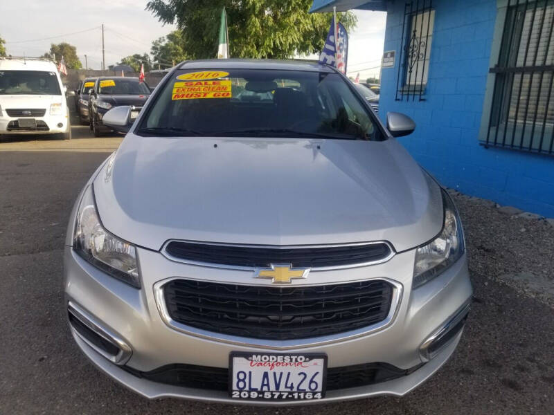 2016 Chevrolet Cruze photo 2