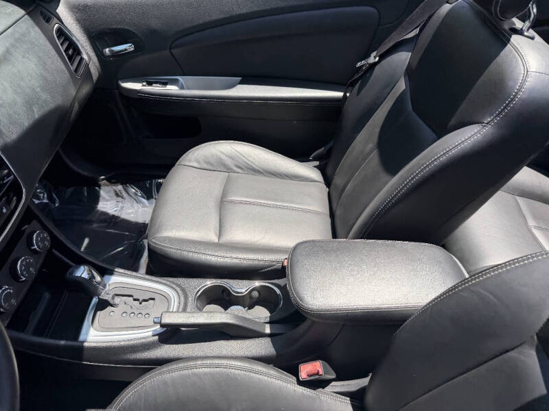 2011 Chrysler 200 Limited