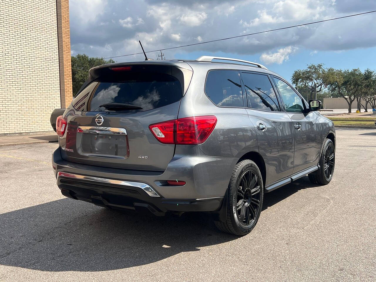 2018 Nissan Pathfinder for sale at Auto Imports in Houston, TX