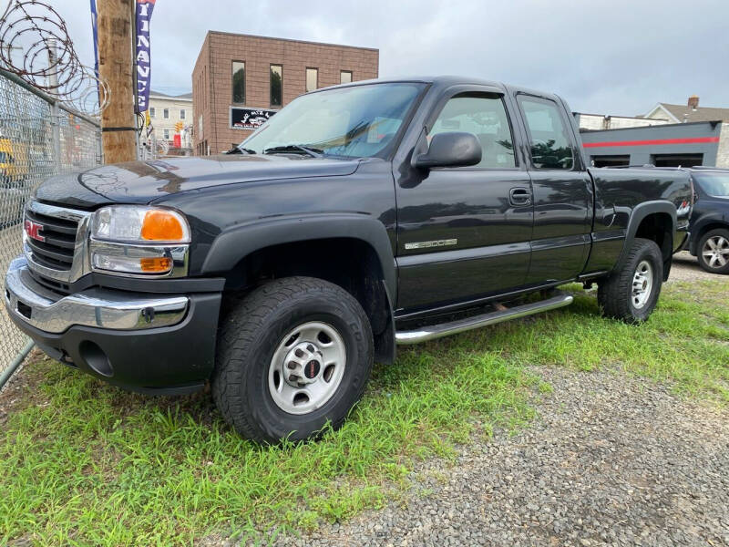 2005 GMC Sierra 2500HD for sale at A&R Automotive in Bridgeport CT