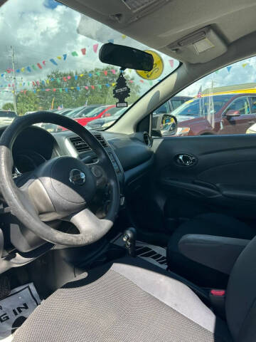 2013 Nissan Versa 1.6 S