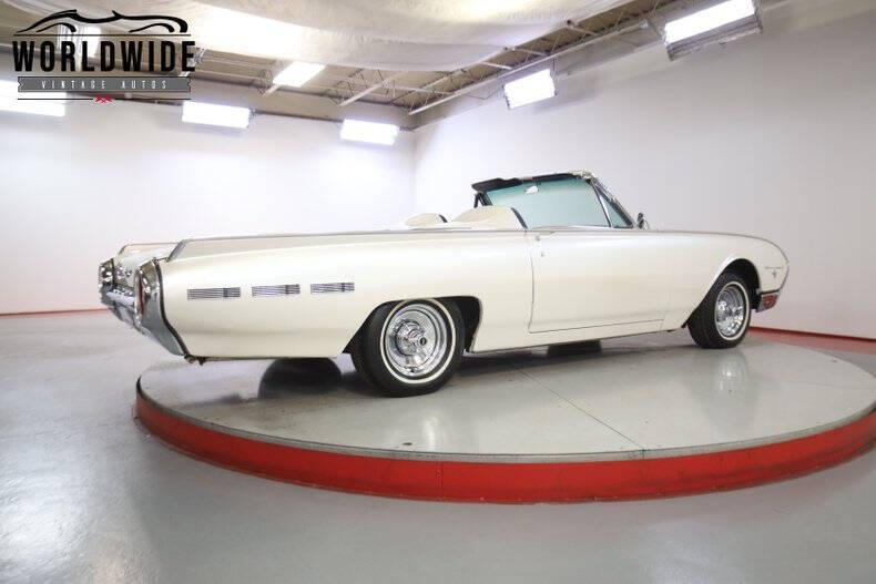 1962 Ford Thunderbird