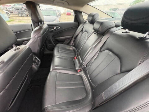 2016 Chrysler 200 C